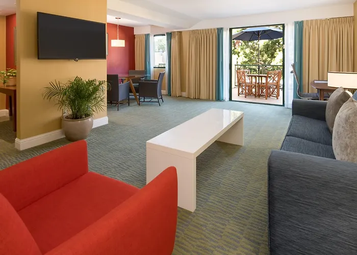 Crowne Plaza Cabana Hotel By Ihg
