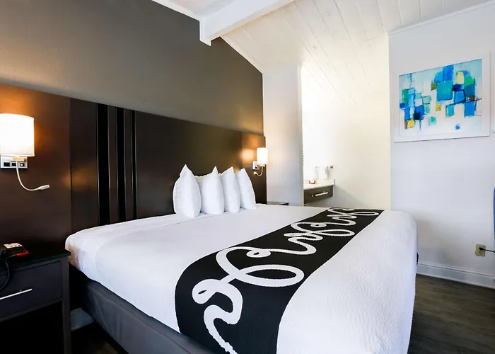 Surestay Hotel By Best Western Seaside Monterey