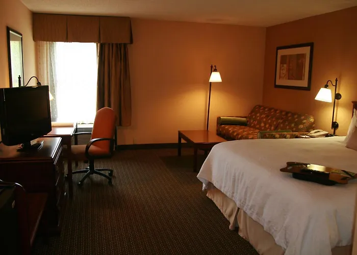 Hampton Inn Lagrange near Callaway Gardens