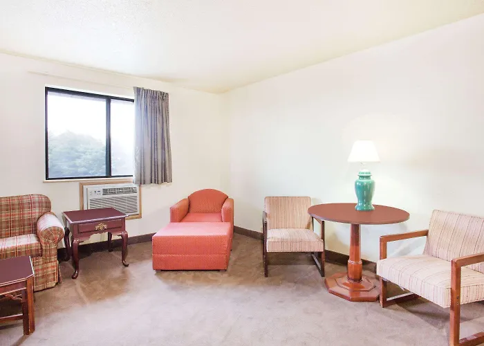 Super 8 By Wyndham Lexington Va