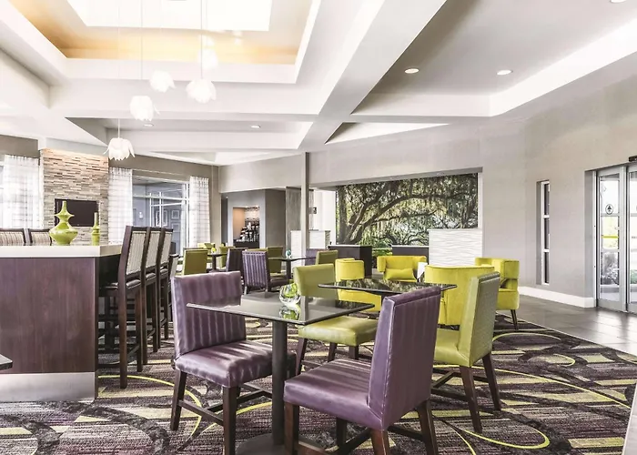La Quinta By Wyndham Alexandria Airport