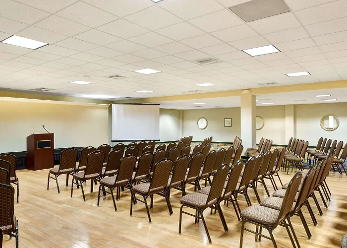 Days Hotel By Wyndham Methuen Ma Conference Center