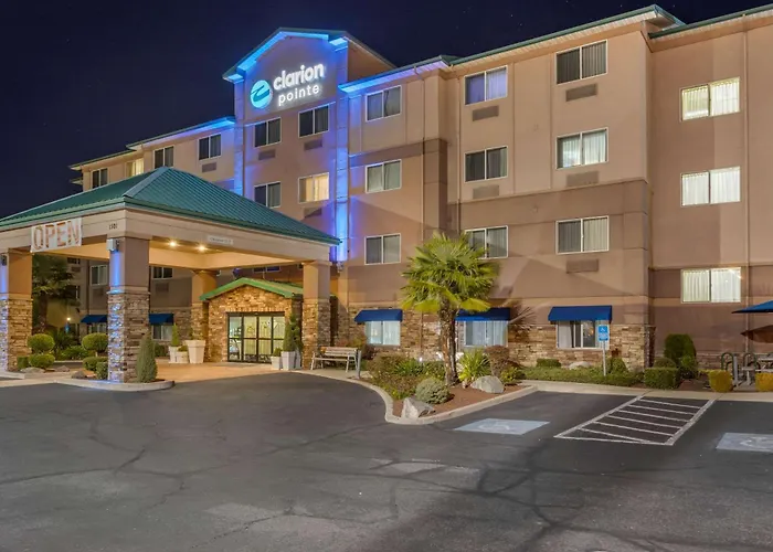 Clarion Pointe Medford