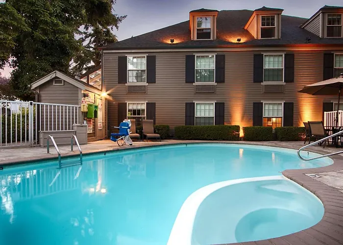 Wingate By Wyndham Bellingham Heritage Inn