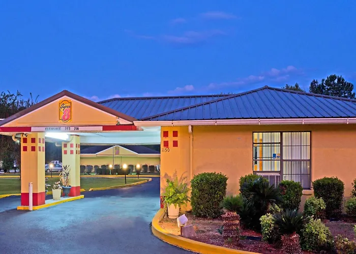 Super 8 By Wyndham Chipley