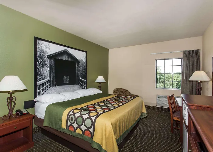 Super 8 By Wyndham Troy