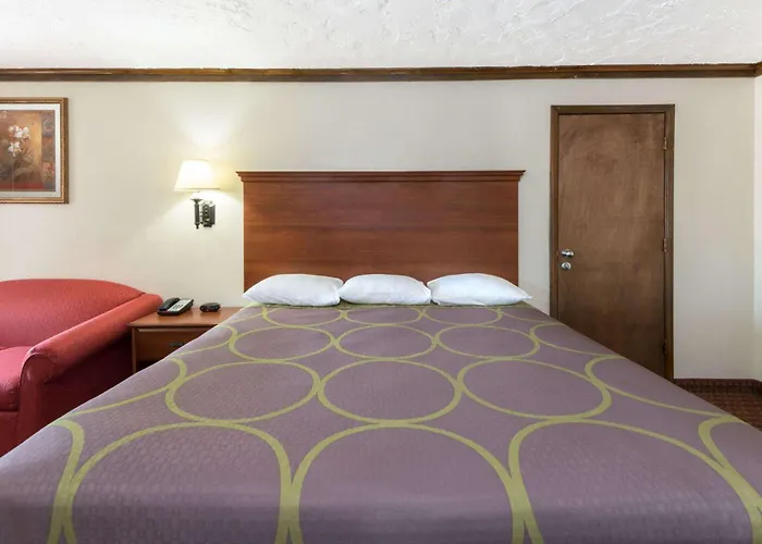 Super 8 By Wyndham Enid