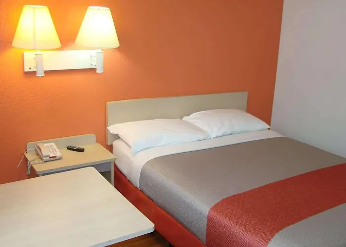 Travelodge By Wyndham Pompano Beach