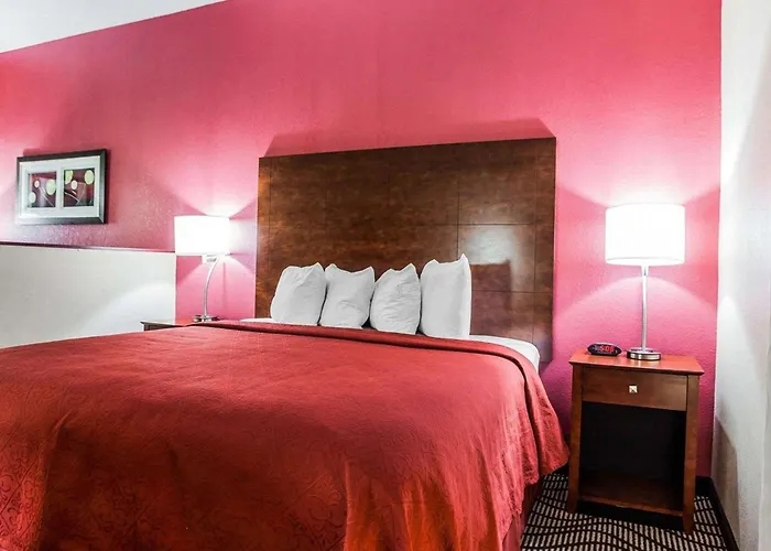 Quality Inn & Suites Altoona - Des Moines