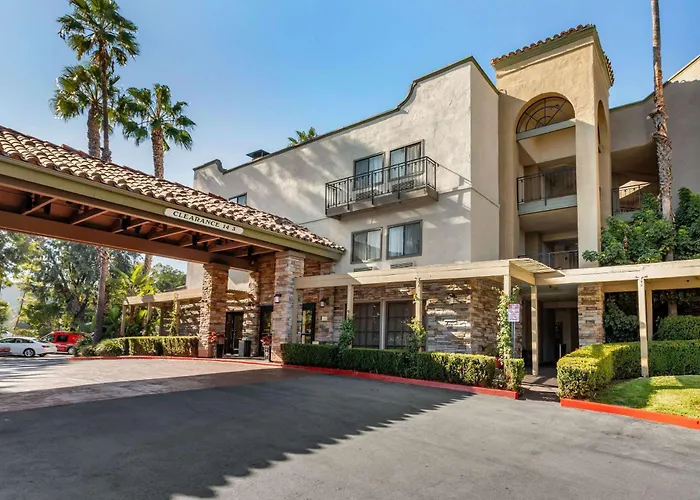 Comfort Inn & Suites Orange County John Wayne Airport
