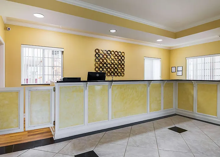Econo Lodge Inn & Suites Bryant