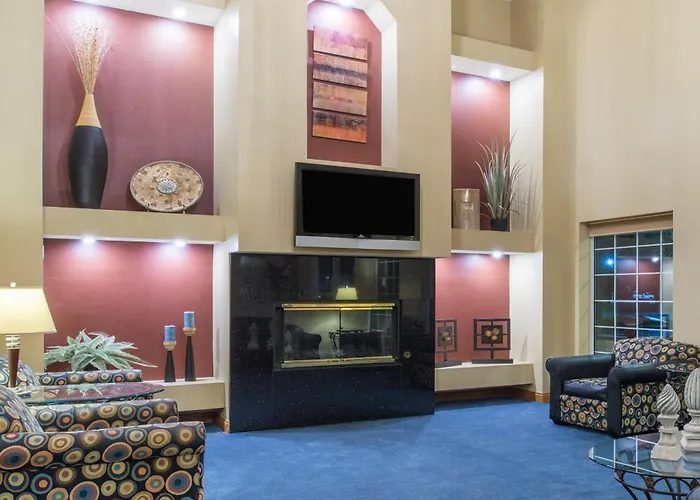 Ramada By Wyndham Springfield North