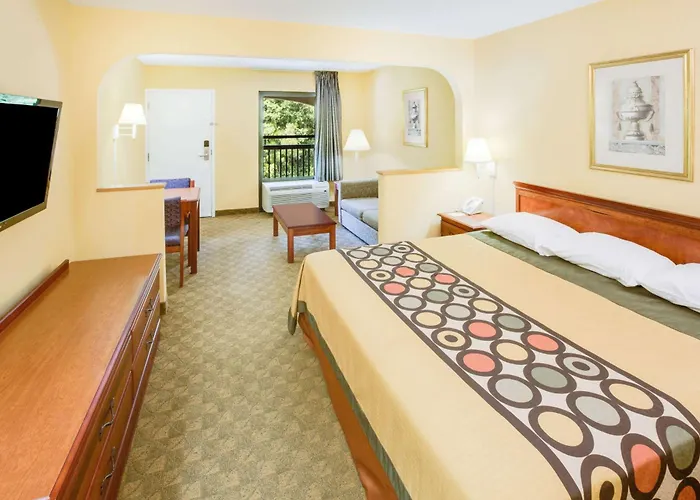 Super 8 By Wyndham Diberville Biloxi Area