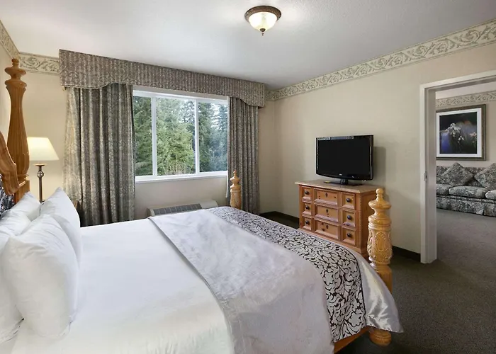 Ramada By Wyndham Olympia