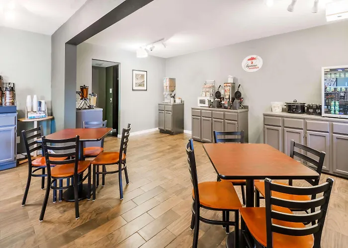 Red Lion Inn & Suites Junction City