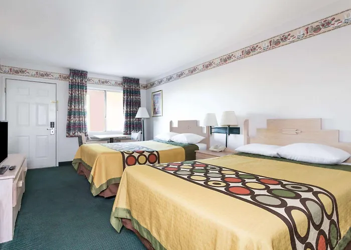 Super 8 By Wyndham Cottonwood
