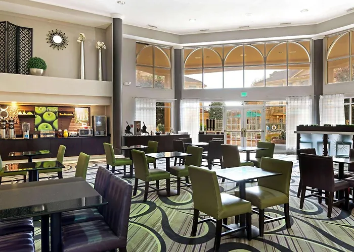 La Quinta By Wyndham Macon