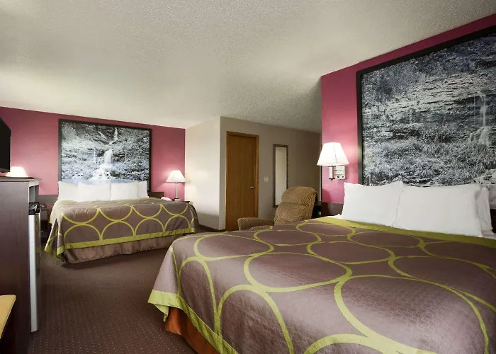 Super 8 By Wyndham Cameron