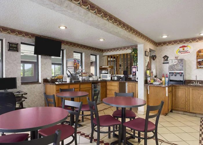 Super 8 By Wyndham Cameron