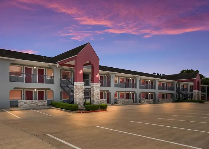 Clarion Pointe Huntsville West