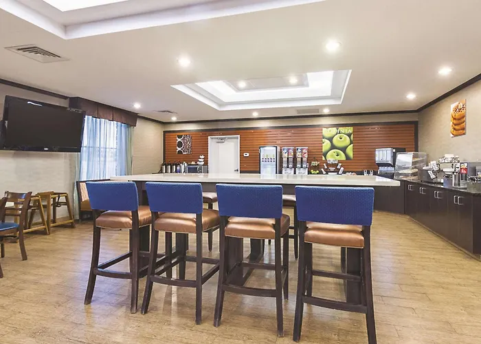 La Quinta Inn & Suites Casino And Bar By Wyndham Glendive
