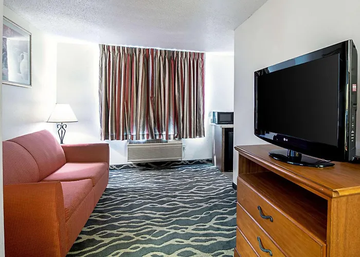 Quality Inn Huron