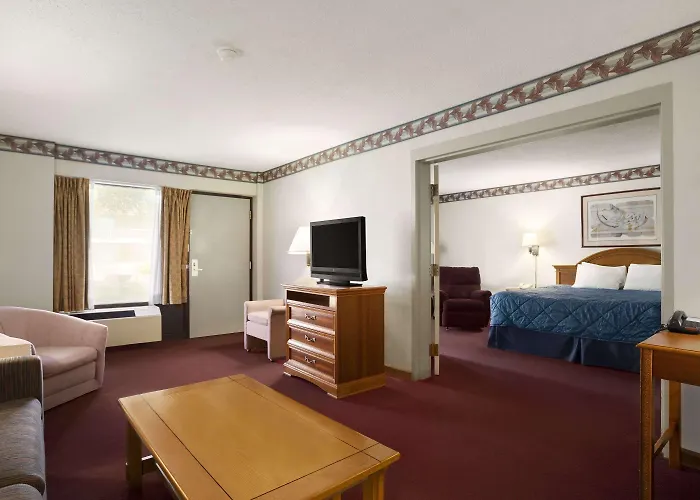 Ramada By Wyndham Batesville