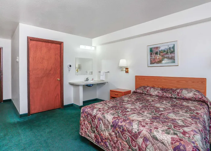 Travelodge By Wyndham Deer Lodge Montana