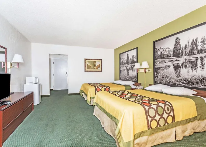 Super 8 By Wyndham Wendover