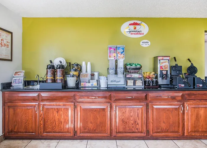 Super 8 By Wyndham Harlingen Tx