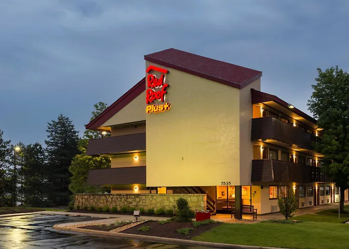 Red Roof Inn Plus+ Chicago - Willowbrook