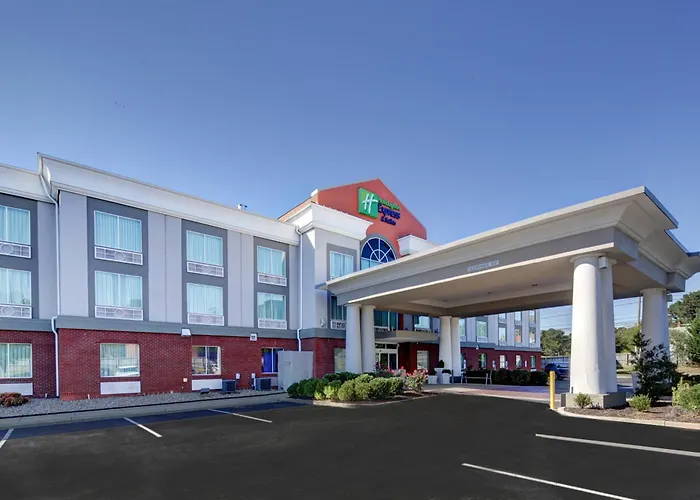 Holiday Inn Express Hotel & Suites Emporia By Ihg