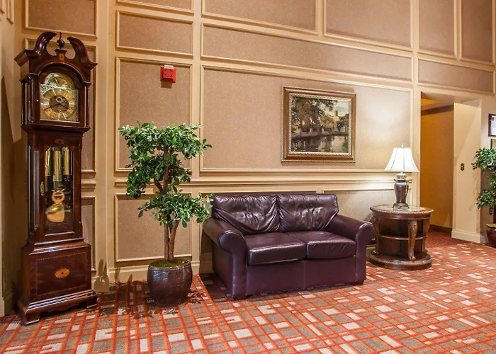 Clarion Hotel Palmer Inn