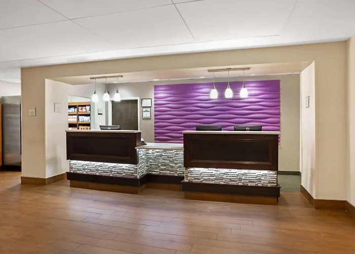 La Quinta By Wyndham Springfield