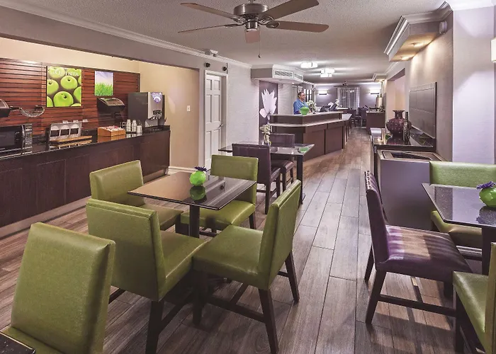 La Quinta Inn By Wyndham Laredo I-35