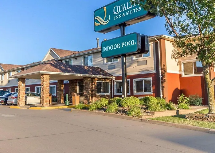 Quality Inn & Suites Eau Claire University Area