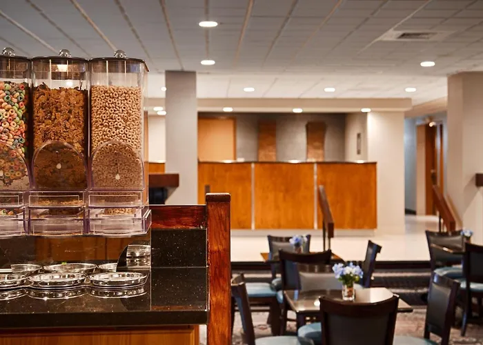 Days Inn By Wyndham Englewood Dayton Airport
