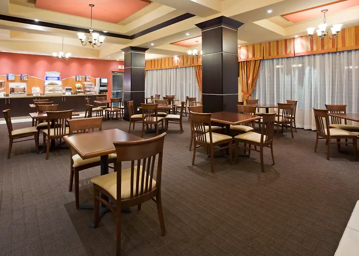 Holiday Inn Express & Suites - Woodstock, On Canada