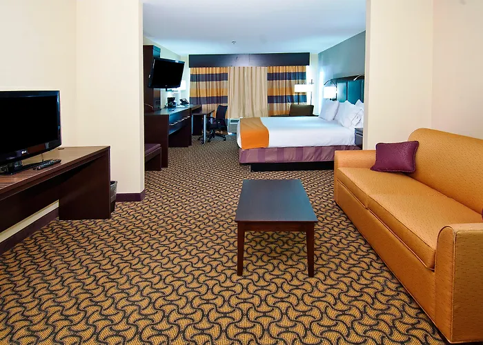 Holiday Inn Express & Suites Jackson/Pearl International Airport