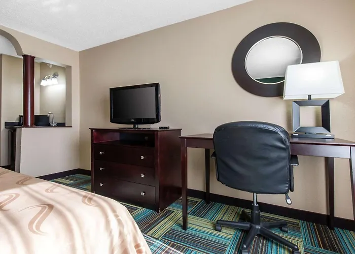 Quality Inn & Suites Arnold - St Louis