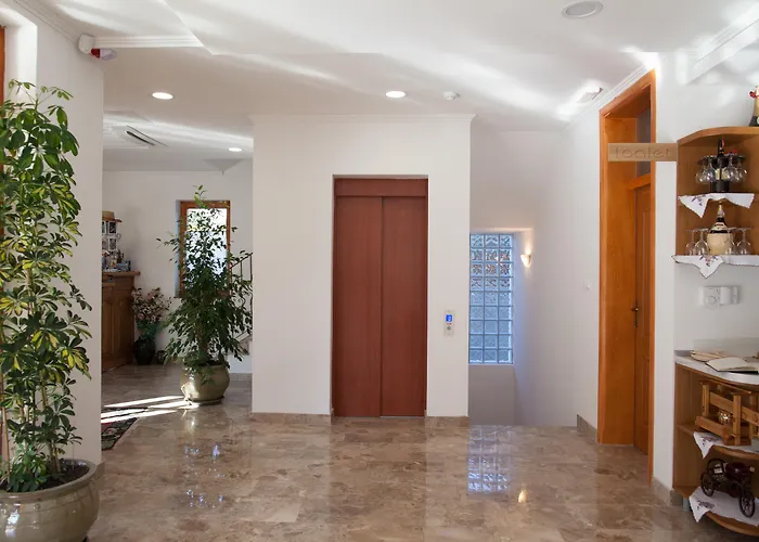 Hotel Almira