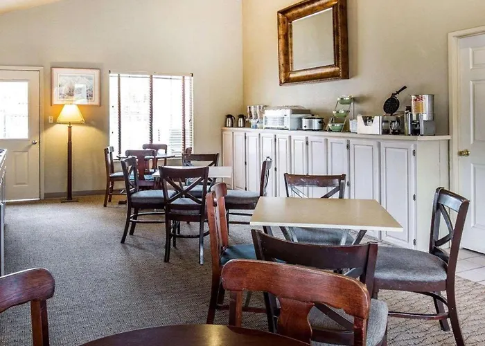 Quality Inn & Suites Minden