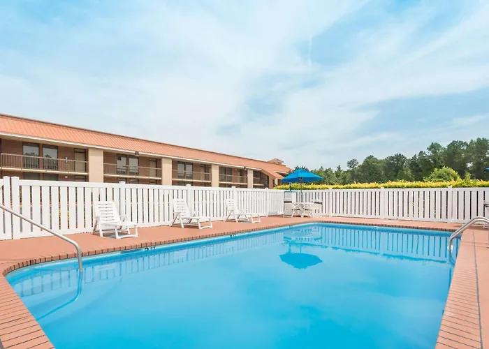 Baymont By Wyndham Rocky Mount I-95
