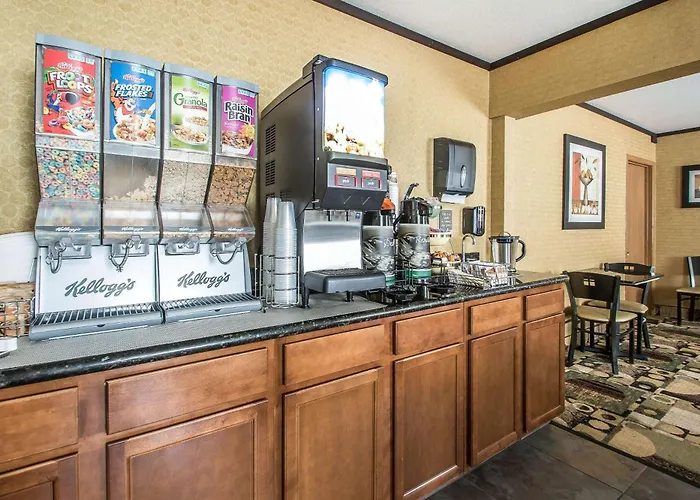Quality Inn & Suites Decorah
