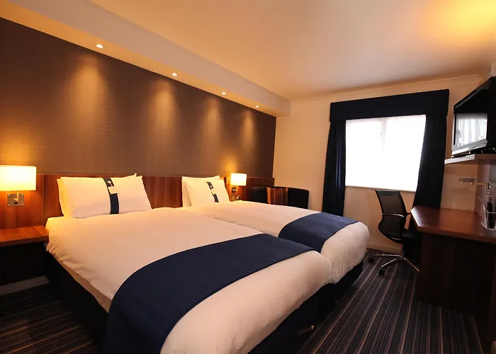 Holiday Inn Express Glenrothes By Ihg