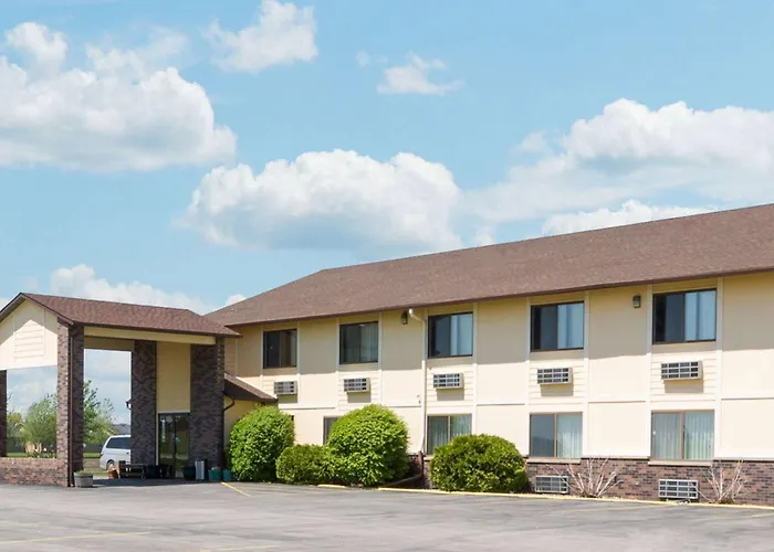 Super 8 By Wyndham Perry Ia
