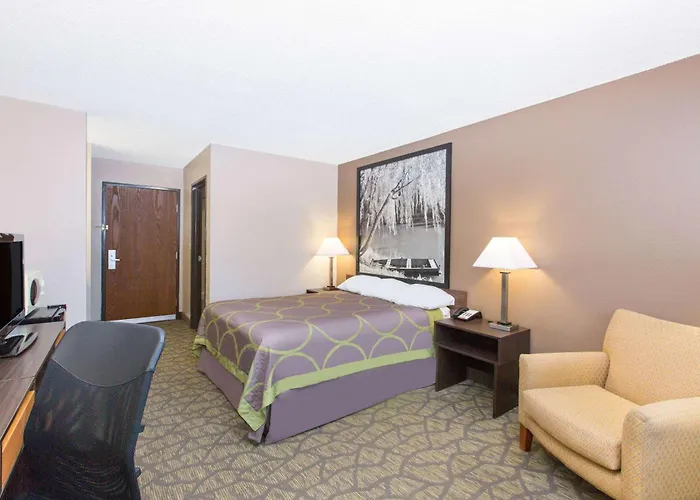 Super 8 By Wyndham Belleville
