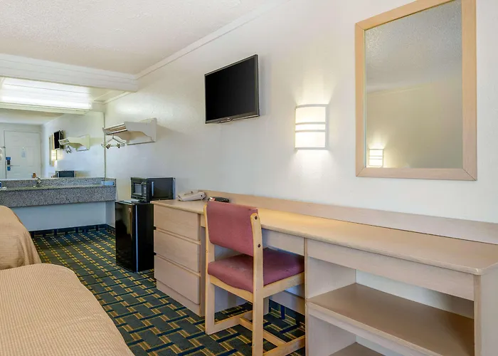 Rodeway Inn Hilliard