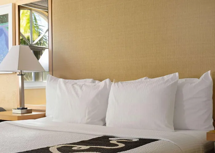 La Quinta Inn & Suites By Wyndham Sunrise
