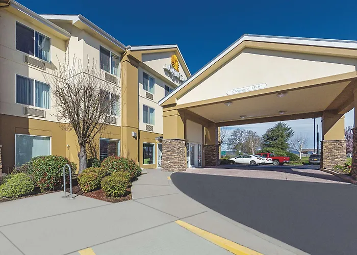 La Quinta By Wyndham Central Point - Medford